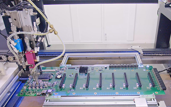 PCBA加工中的三防漆涂覆工藝：提升產(chǎn)品可靠性的關(guān)鍵步驟