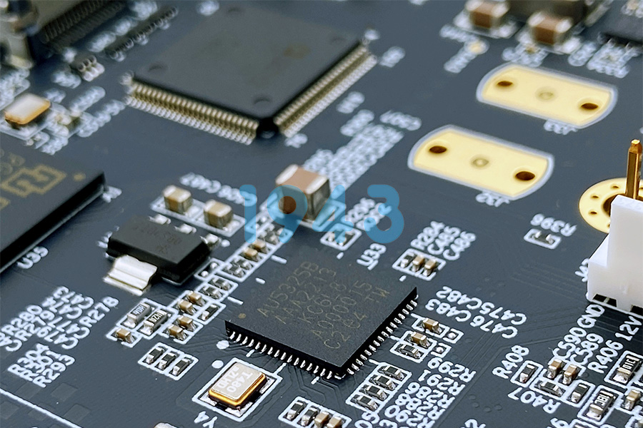 PCBA包工包料 vs. 客戶自供料：如何選擇更優的合作模式？